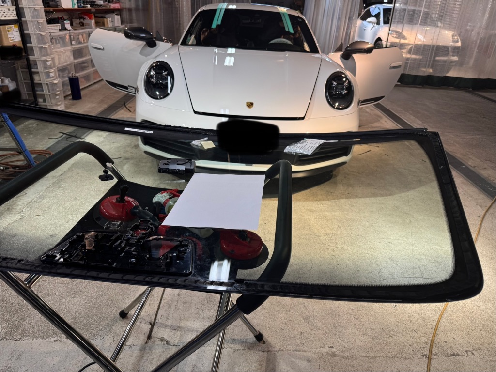 Porsche 911 ガラス交換