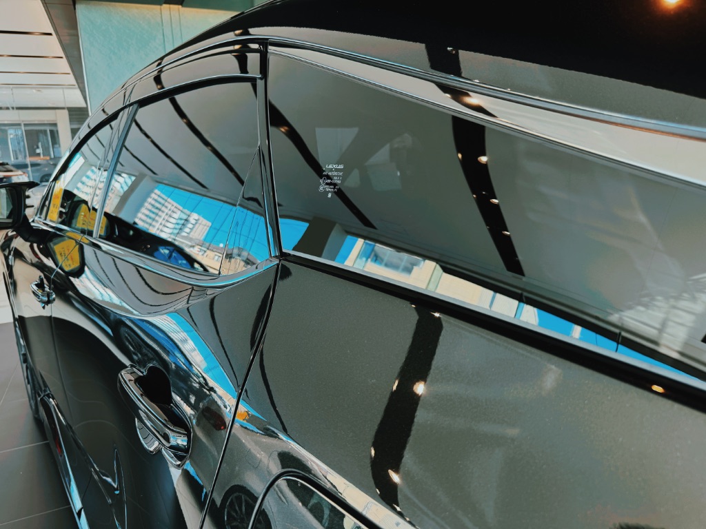 レクサス認定中古車 施工例4