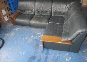 カリモク製ソファーの画像